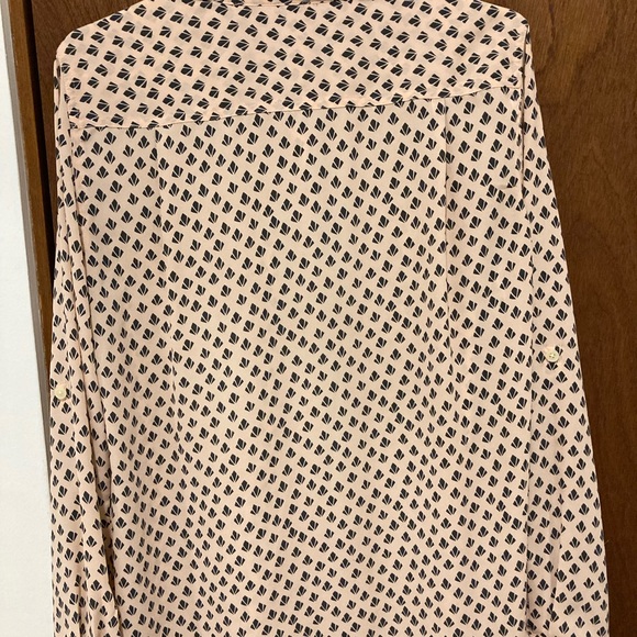 Ann Taylor Loft Women’s Blouse in Medium Art Deco Print * Pink and Blue * - Picture 5 of 5